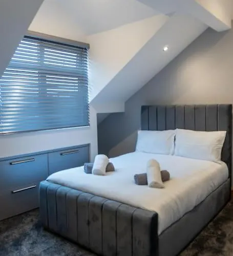 דירה Luxury 4 Bedroom *