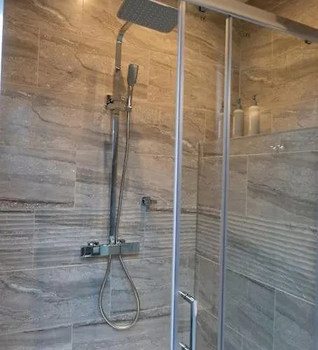 Luxury 4 Bedroom Apartament *