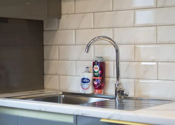 Luxury 4 Bedroom דירה