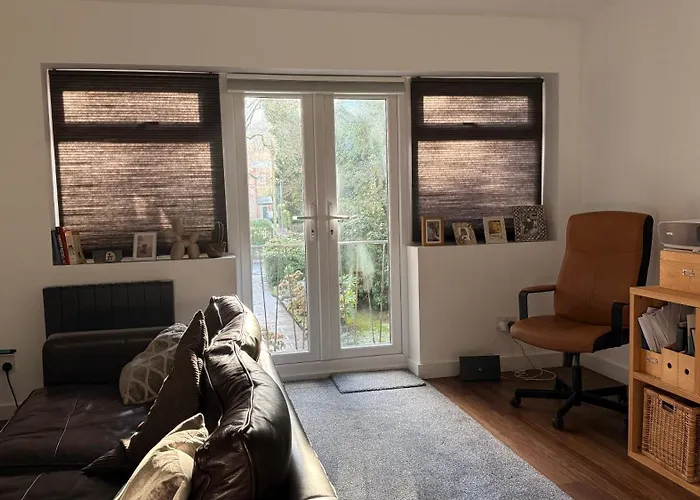 8 Riversdale King Size Manchester