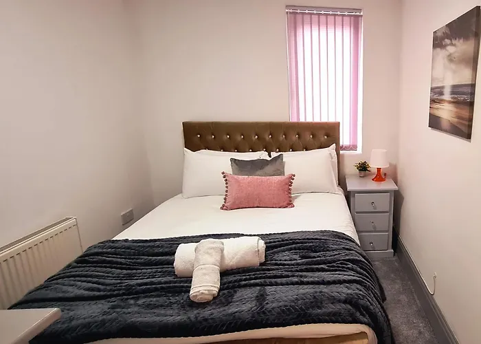 Large Victorian House 15 Minutes From Centre