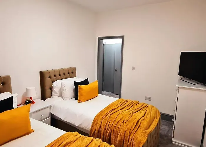 Large Victorian House 15 Minutes From Centre