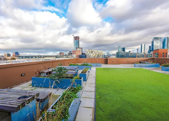 Апартаменты The Waterside Retreat *