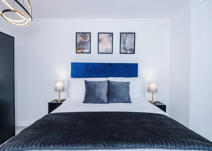 The Waterside Retreat * Manchester