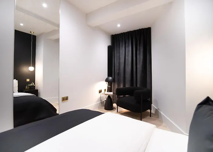 Chromatica By The Heim * 맨체스터