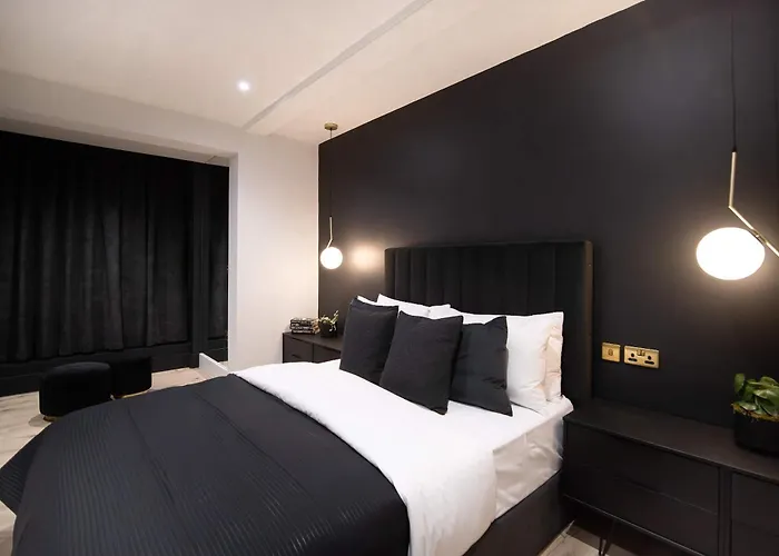 Chromatica By The Heim * 맨체스터