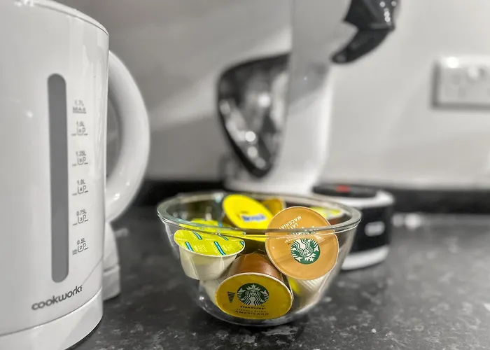 Cozy - 2 Beds, Sleeps 5, Free Parking! Manchester