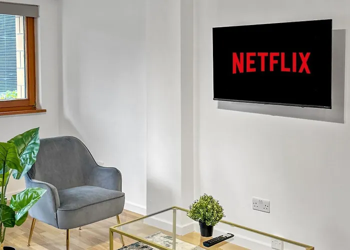 Cozy - 2 Beds, Sleeps 5, Free Parking! * Manchester