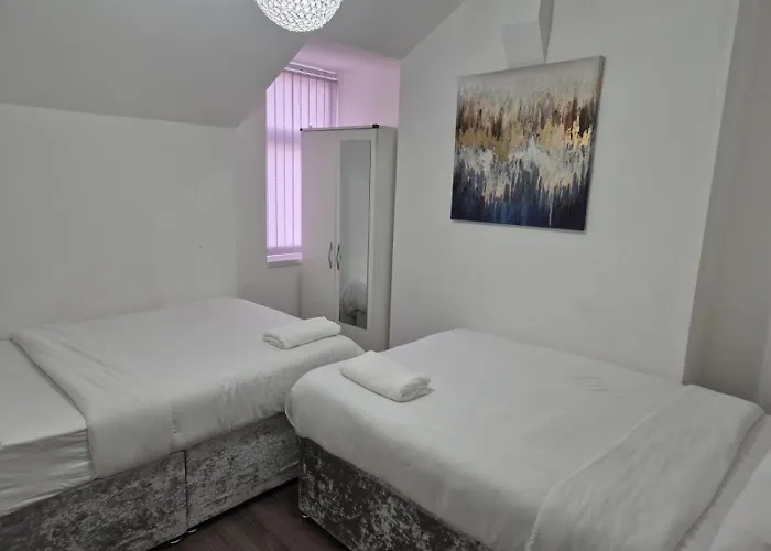 Affordably Elegant Close To Coop Live, Etihad Stadium And Centre *