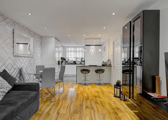 Pass The Keys Stunning 1bed With Parking *