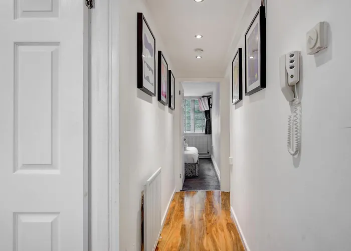 Stunning With Parking - Pass The Keys *