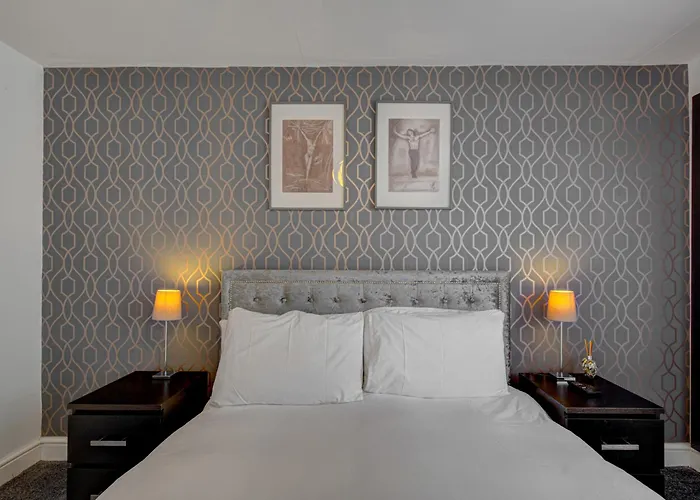 Pass The Keys Stunning 1bed With Parking *