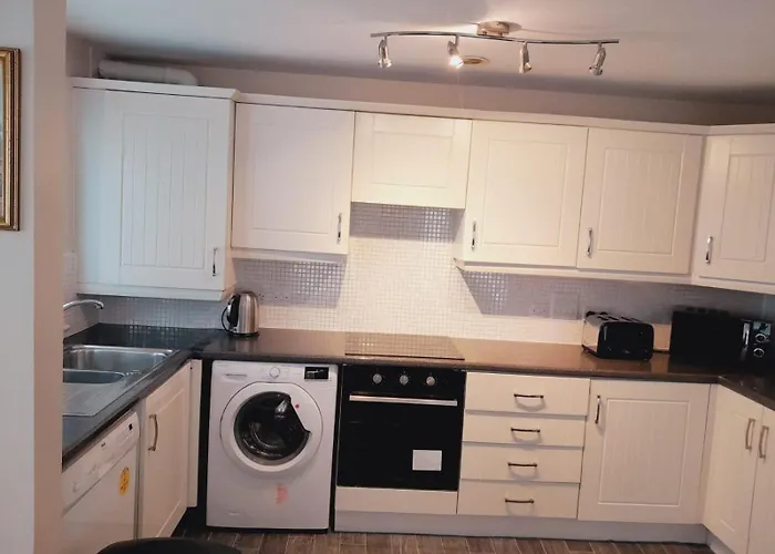 Modern 2 Bed, 2 Bath Near Etihad Stadium And Coop Live