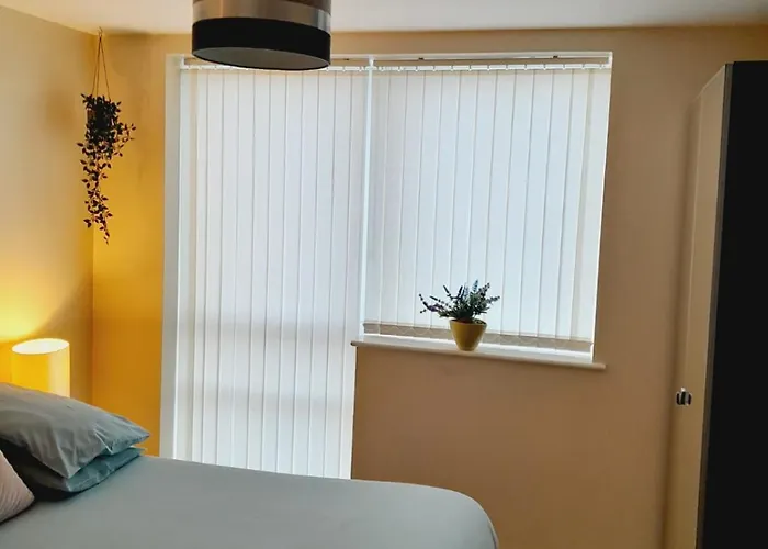 Modern 2 Bed, 2 Bath Near Etihad Stadium And Coop Live *