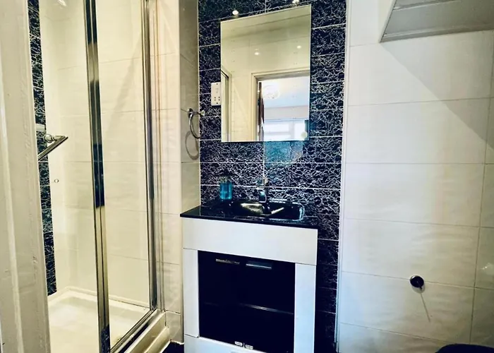 13 Guests - Free Parking - House *