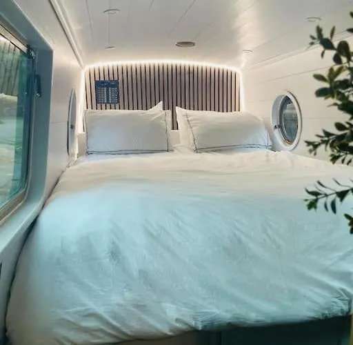 아파트 Bespoke Narrowboat