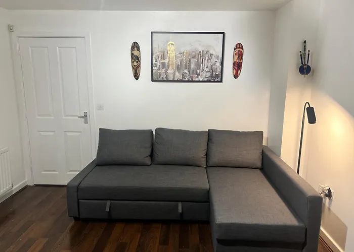 Apartamento New Getaway House With 2 Free Parking