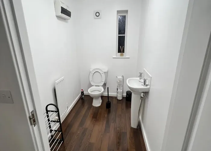 Appartement New Getaway House With 2 Free Parking *