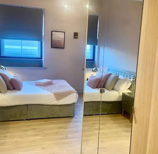 Pretty Pink Posh Penthouse *