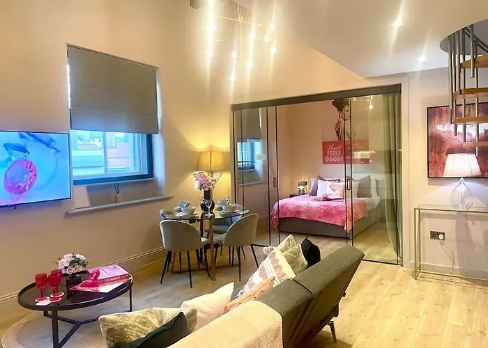Pretty Pink Posh Penthouse * Μάντσεστερ