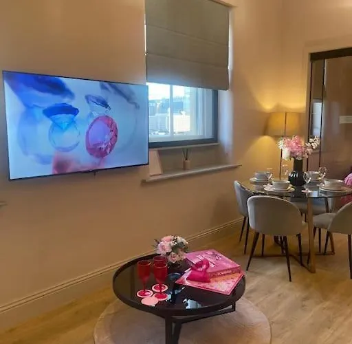 Διαμέρισμα Pretty Pink Posh Penthouse *