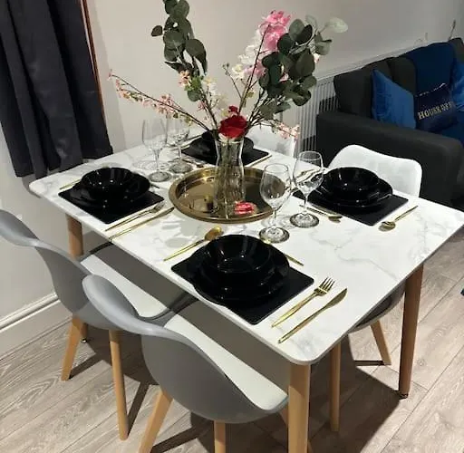 Withington Haven - 2-bed Luxury * 맨체스터