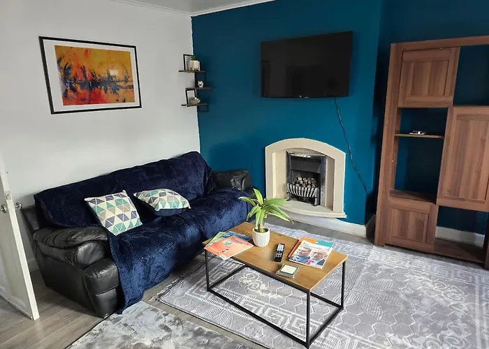 Cosy 3 Bed With Parking Near Piccadilly, Etihad Stadium And Coop Live Sleeps Up To 6 Сasa de vacaciones Mánchester