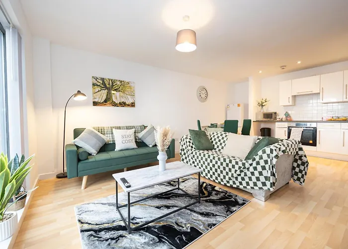 아파트 - Beautiful Serviced Apartment, Amazing Location, Close To Old Trafford, Centre, Media City, Etihad, Coop Live, Ao Arena, Salford Quays, Sleeps Up To 6, With Free Private Car Parking