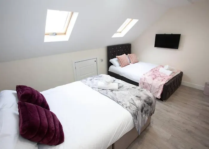 6 Bedroom House 10min Drive From Centre Casa vacanze Manchester