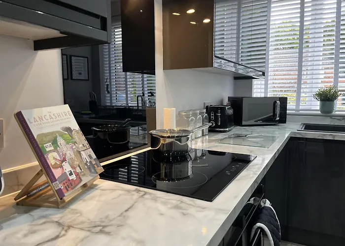 Modern 3-bed Stay-away-home Sleeps 6 Nr * Manchester