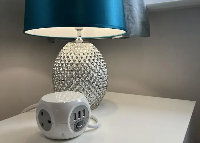 Modern 3-bed Stay-away-home Sleeps 6 Nr Casa vacanze *