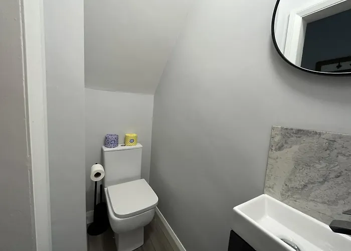 Semesterbostad Modern 3-bed Stay-away-home Sleeps 6 Nr Manchester