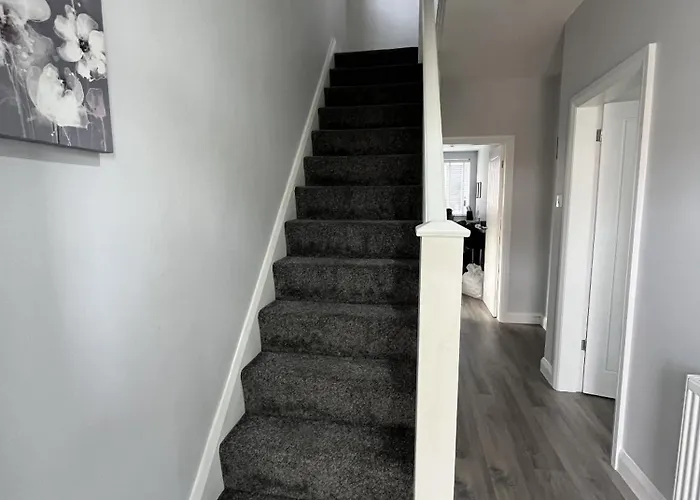 Semesterbostad Modern 3-bed Stay-away-home Sleeps 6 Nr