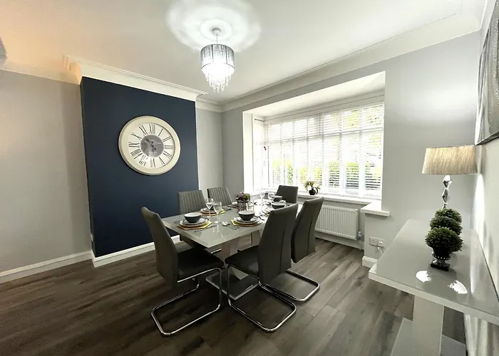 Modern 3-bed Stay-away-home Sleeps 6 Nr Semesterbostad Manchester