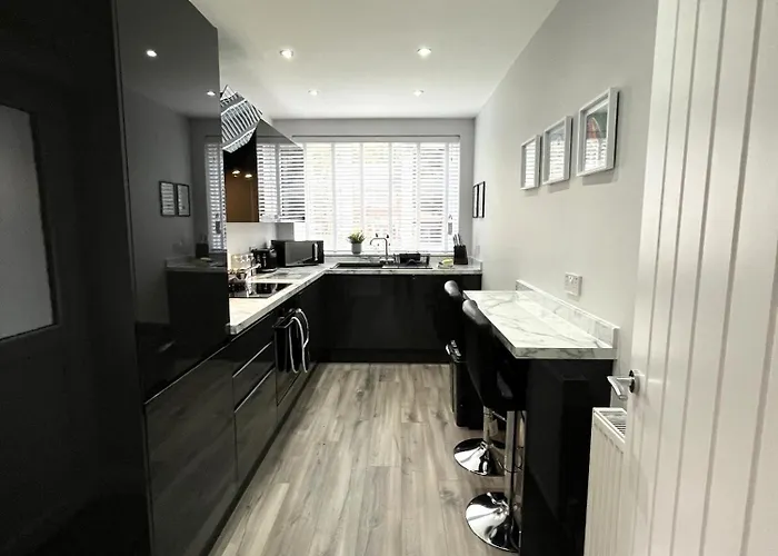 Semesterbostad Modern 3-bed Stay-away-home Sleeps 6 Nr