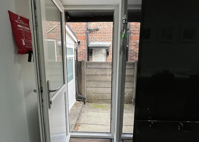 Modern 3-bed Stay-away-home Sleeps 6 Nr * Manchester