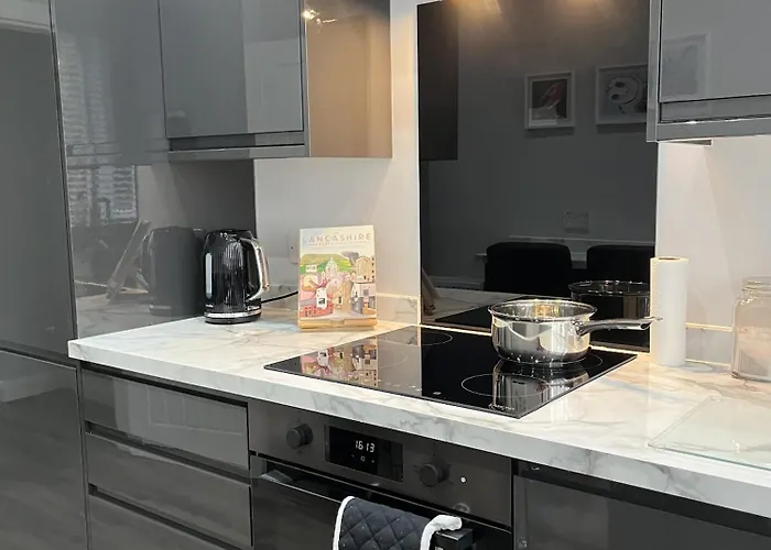 Modern 3-bed Stay-away-home Sleeps 6 Nr *