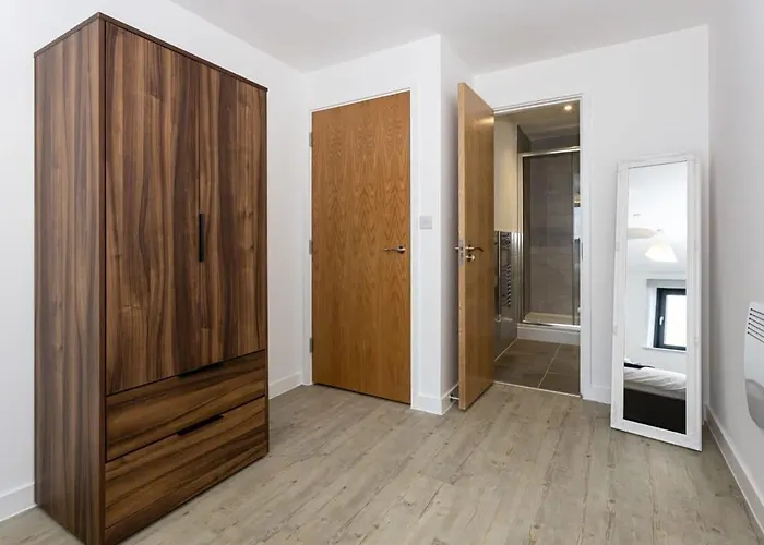 Media Salford Quays Flat By Superhost