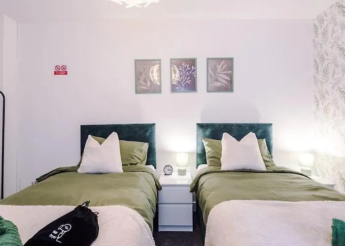 Spacious Deansgate Apartment, Free Park, Sleeps 8 Manchester