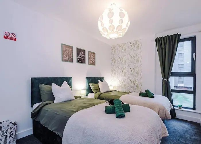 Spacious Deansgate Apartment, Free Park, Sleeps 8 Manchester