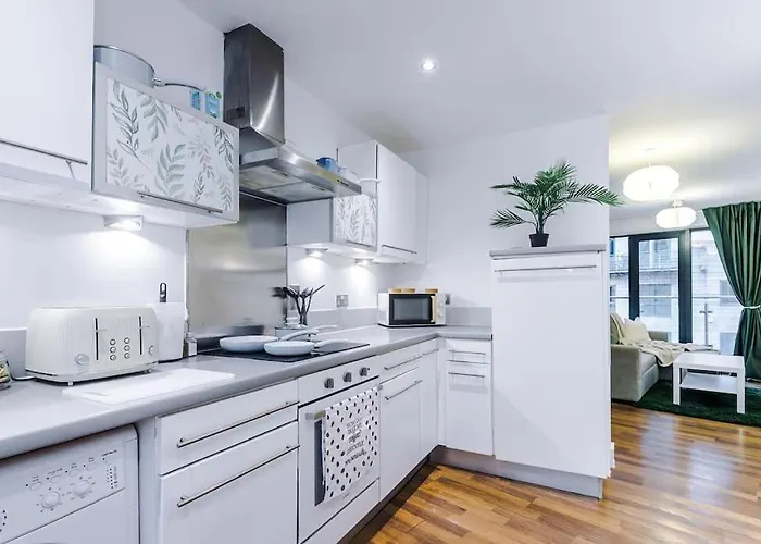 Spacious Deansgate Apartment, Free Park, Sleeps 8 Daire *