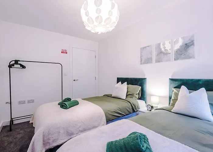 Spacious Deansgate Apartment, Free Park, Sleeps 8 * Manchester