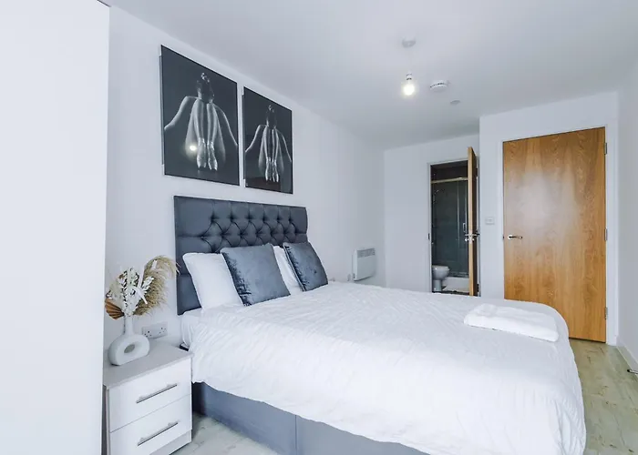 Centre - Luxury Two Bedroom