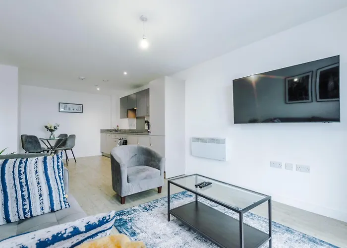 Centre - Luxury Two Bedroom Апартаменты *