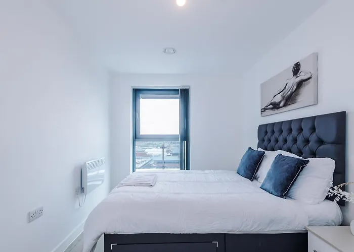 Centre - Luxury Two Bedroom *