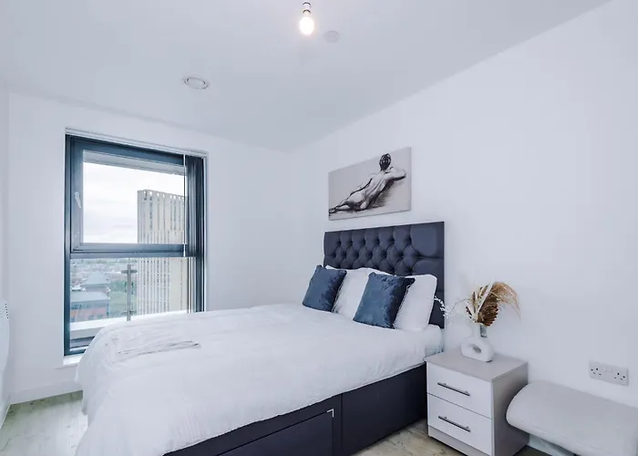 Апартаменты Centre - Luxury Two Bedroom Манчестер