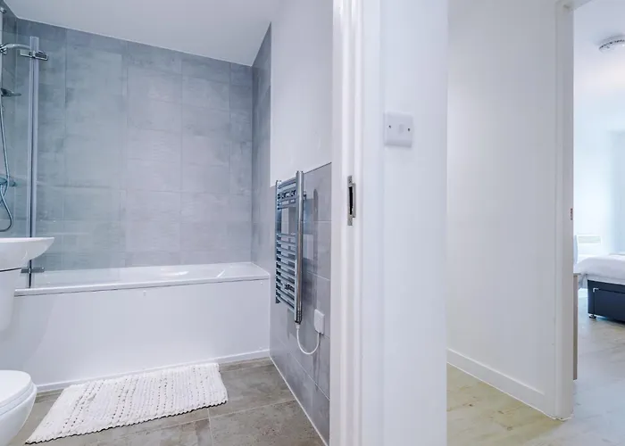 Centre - Luxury Two Bedroom *