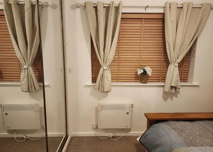 Semesterbostad My -2 Bed House-free Parking