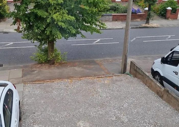 Full House, Massage Mattresses, Sleeps 6 Guests, Free Wifi, Free Parking, Free Netflix, Smart Tv Μάντσεστερ