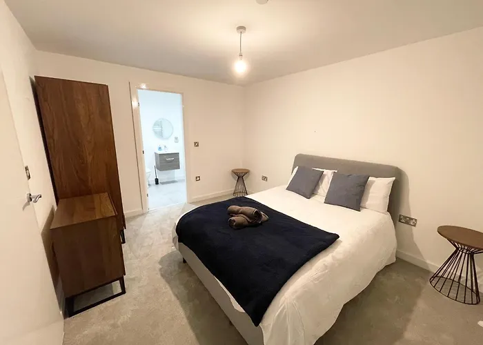 아파트 2 Bedroom Duplex *